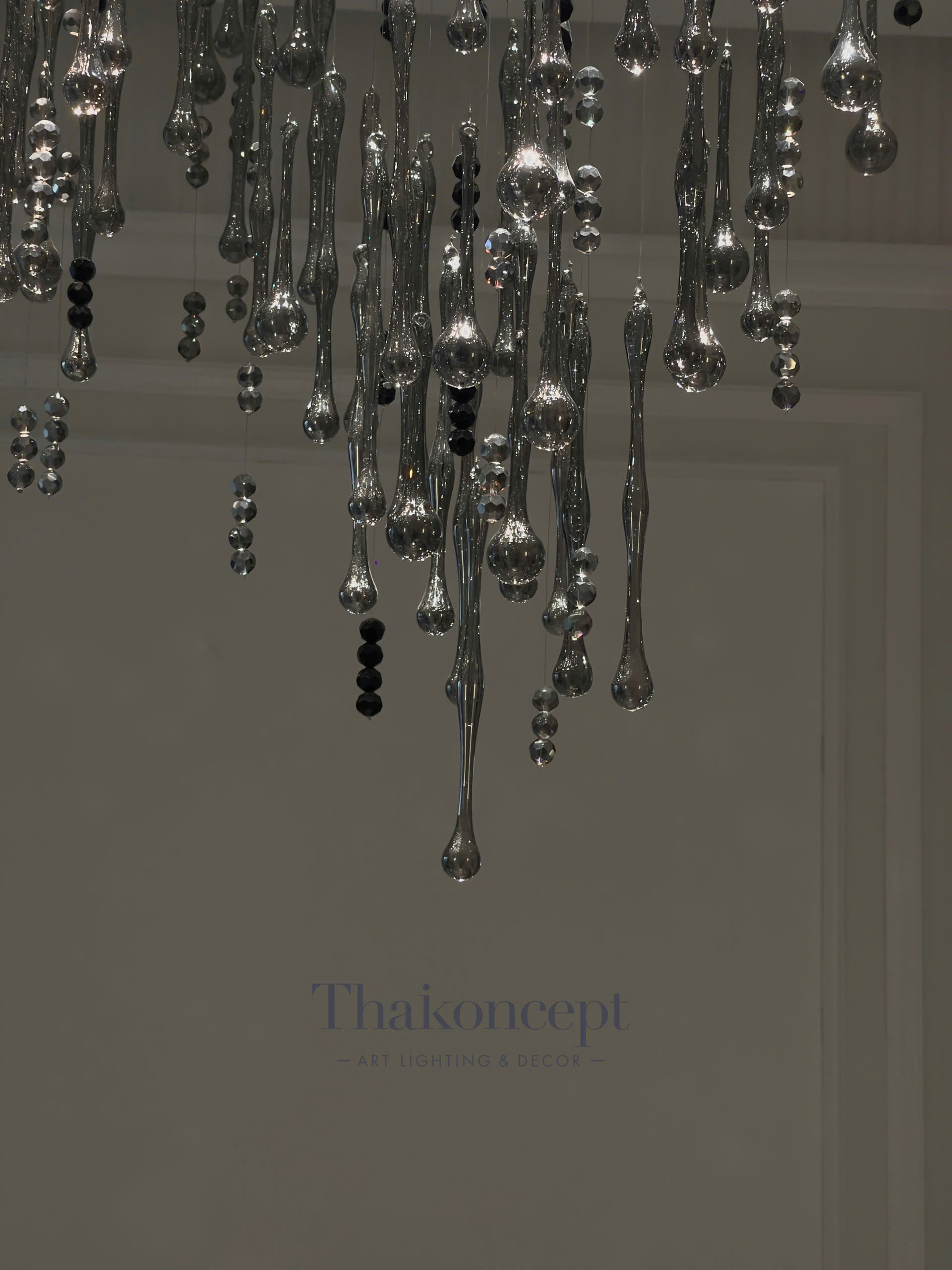 SWAROVSKI CRYSTALS - BIỂU TƯỢNG PHA LÊ NGHỆ THUẬT