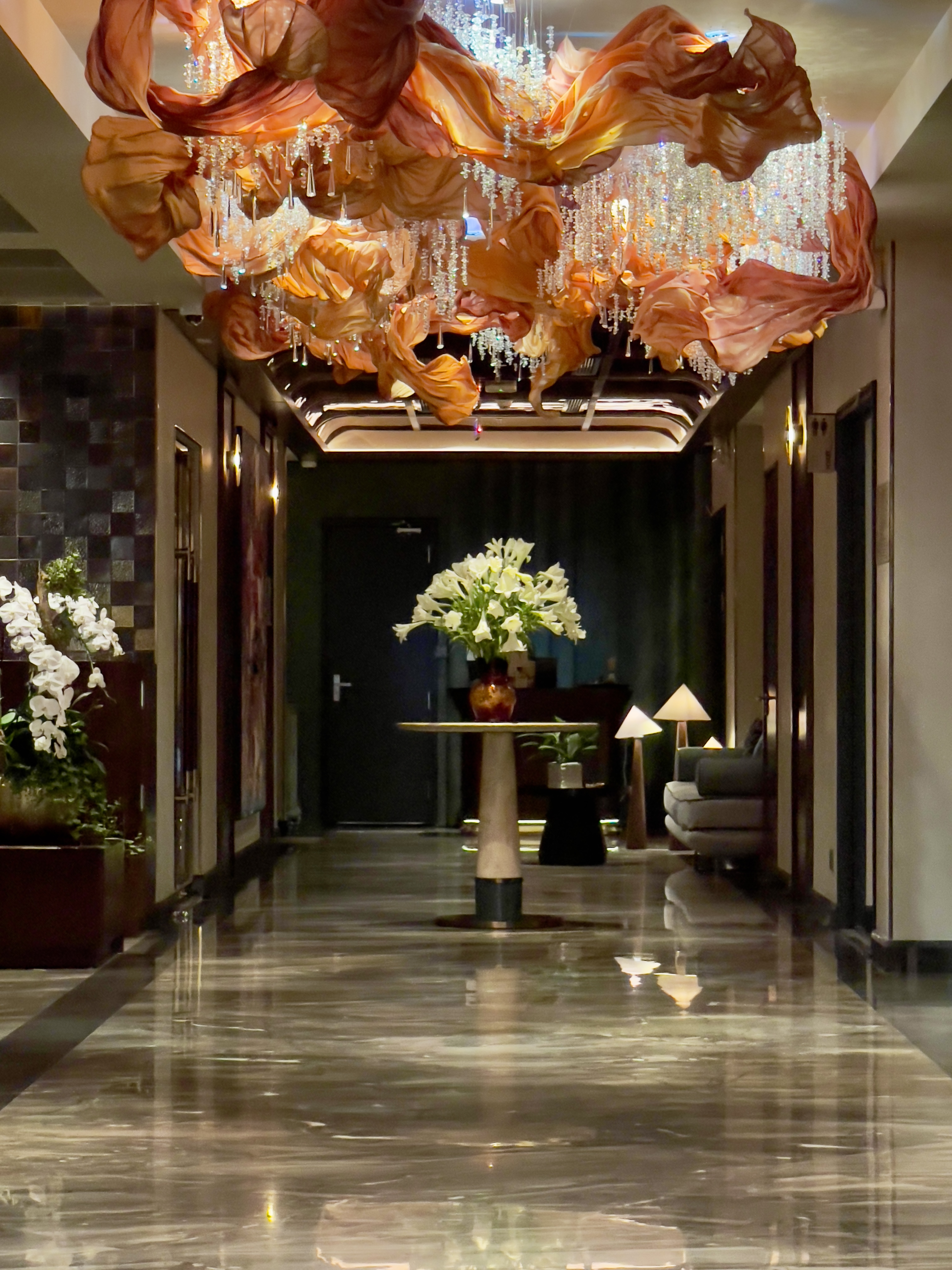 Castro Lighting - Dẫn đầu xu hướng đèn trang trí cao cấp năm 2025